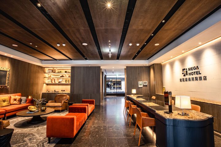Entrance & Lobby