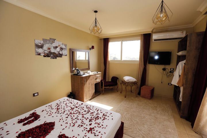 Room 8 of 110