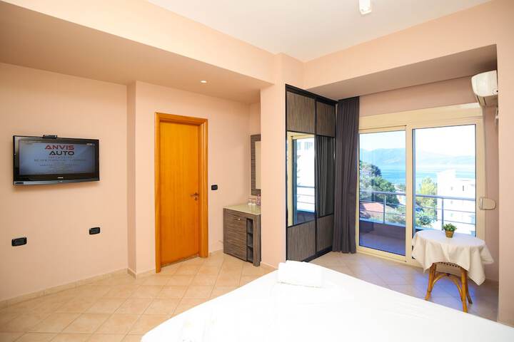 Room 57 of 218