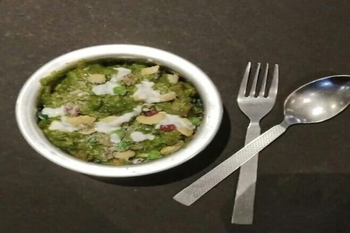 Dining 33 of 49