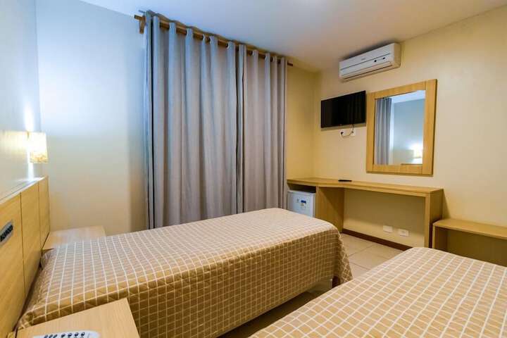 Room 12 of 40