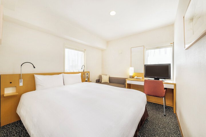 Room 25 of 48