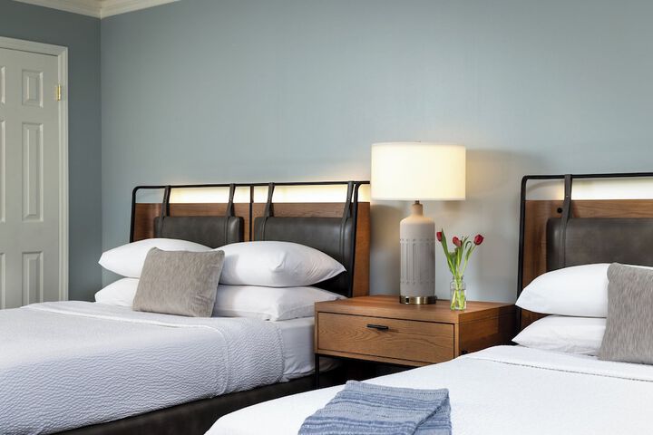 2 Queen Beds (2 of 6)