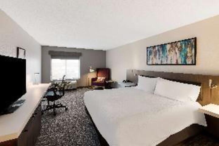 Room 32 of 33