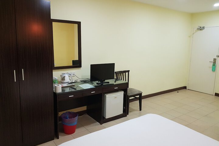 Room 17 of 40