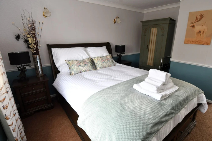 Room 4 of 11