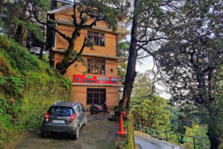 Goroomgo Jakhoo Vibes Shimla