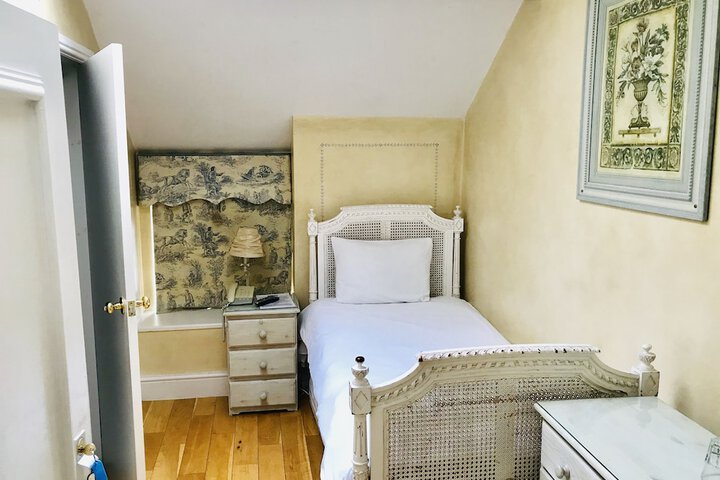 Room 15 of 39