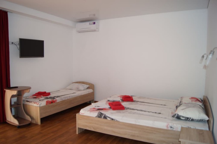 Room 18 of 34
