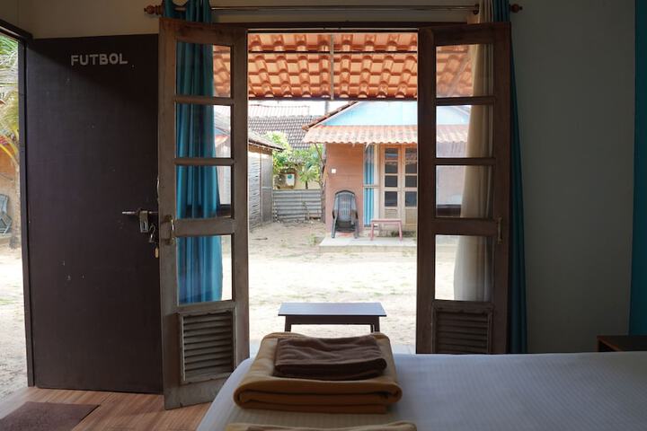 Room 4 of 68
