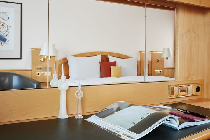 Room 7 of 53