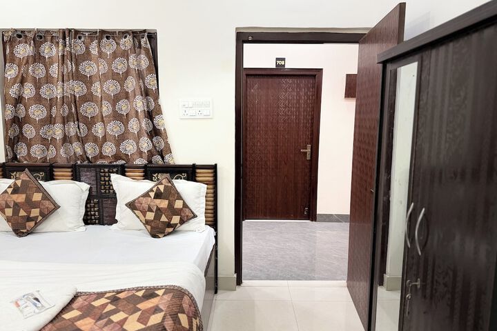 Room 8 of 23