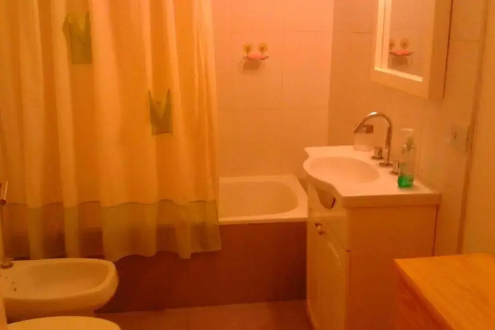 Room 9 of 27