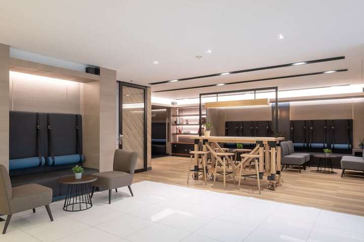 Hotel 120 of 128