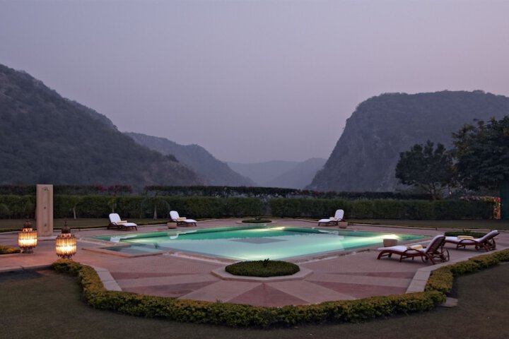 Pool Hotel