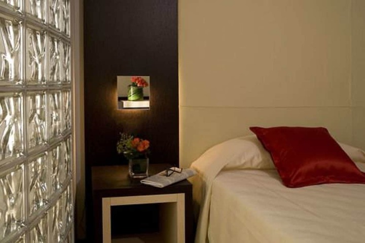 Room 21 of 76