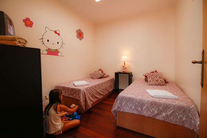 Room 5 of 73