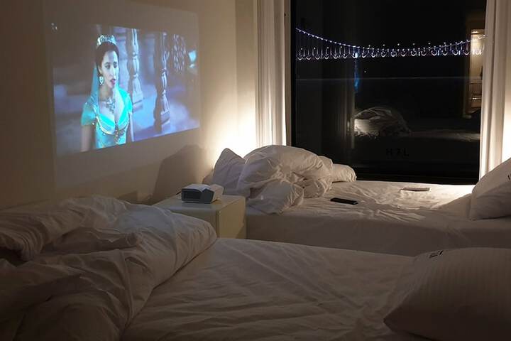Room 5 of 72