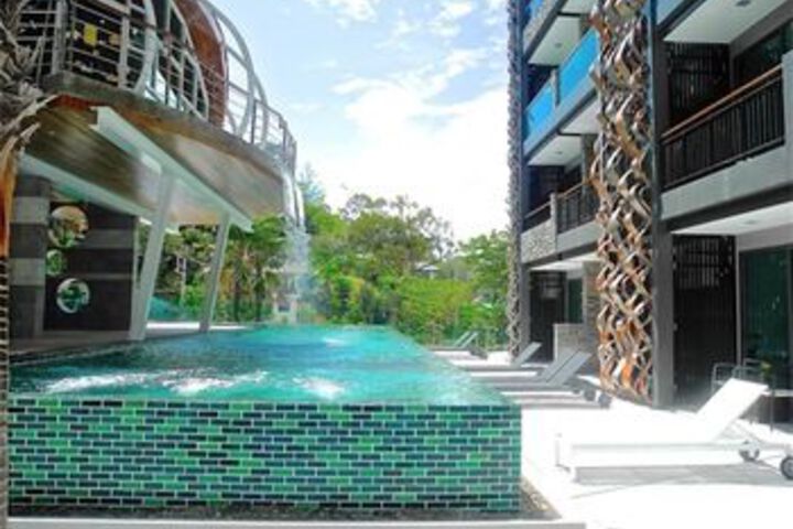 Pool 17 of 20