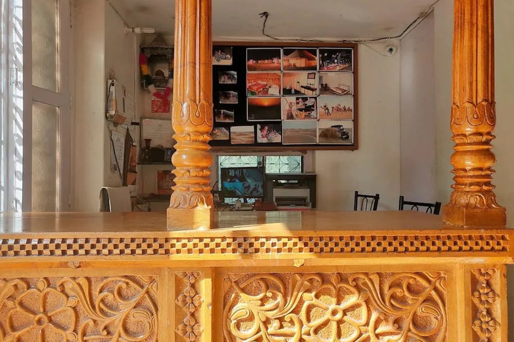 Amit Palace