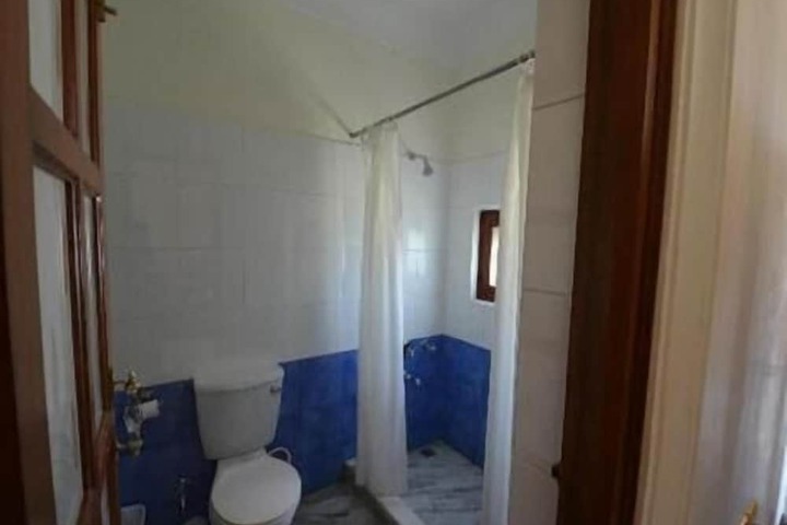 Room 12 of 29