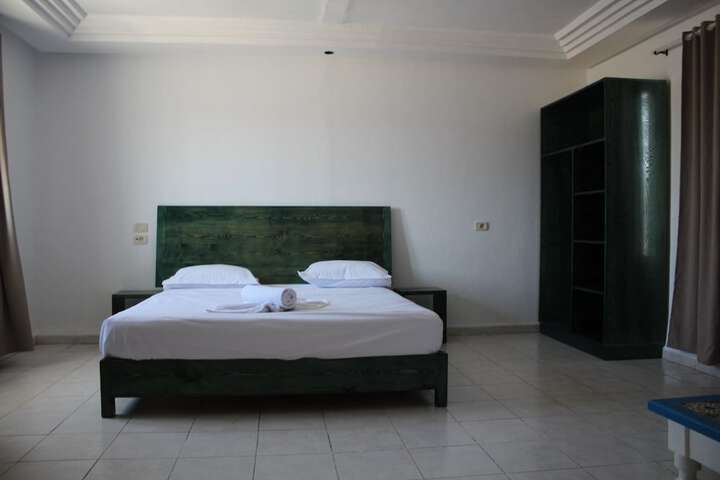 Room 80 of 153