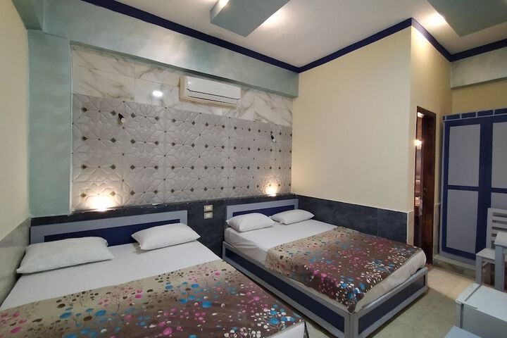 Room 12 of 22