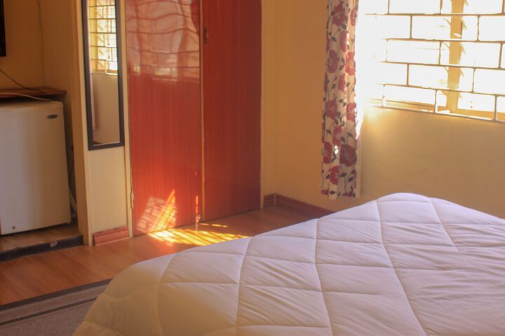 Room 2 of 2