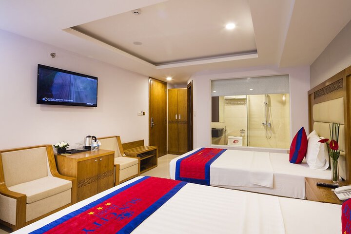 Room 16 of 28