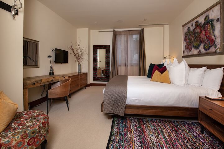 Room 27 of 158