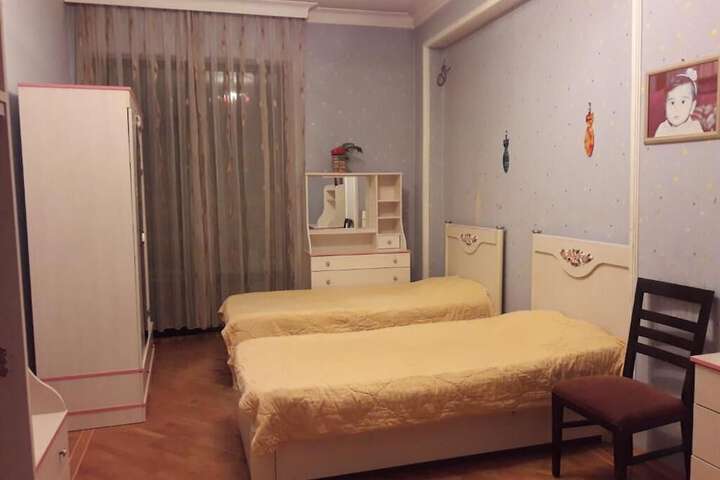 Room 6 of 19