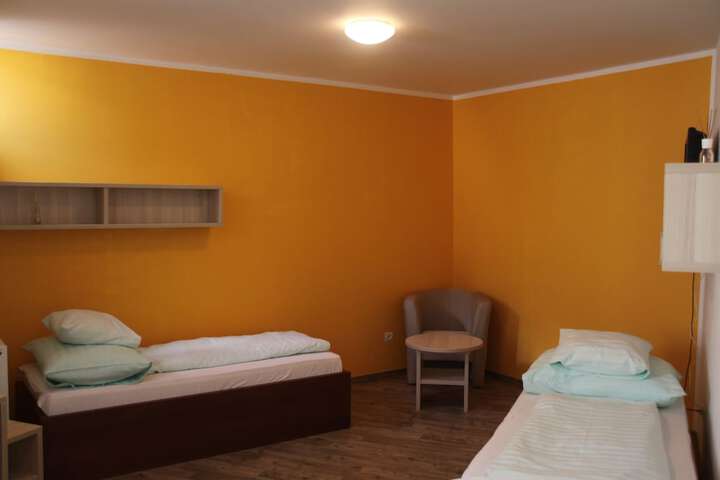 Room 35 of 60