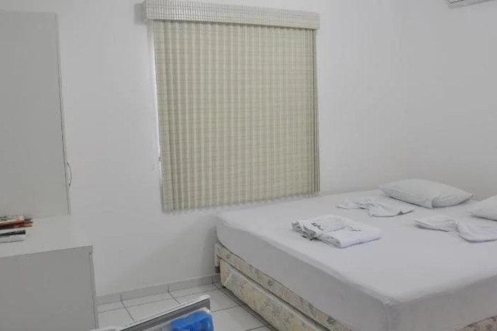 Room 4 of 13