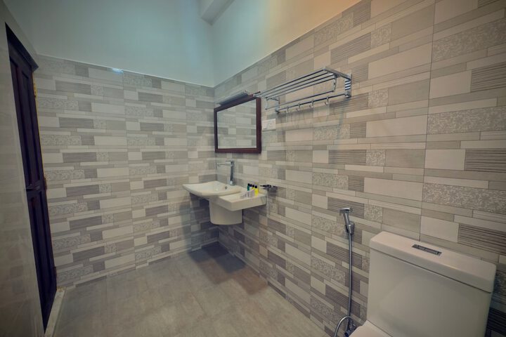 Room 33 of 44