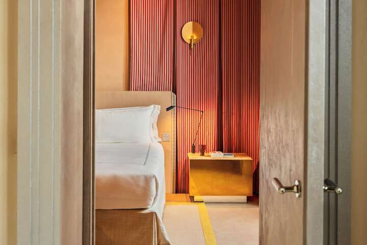 Room 10 of 45