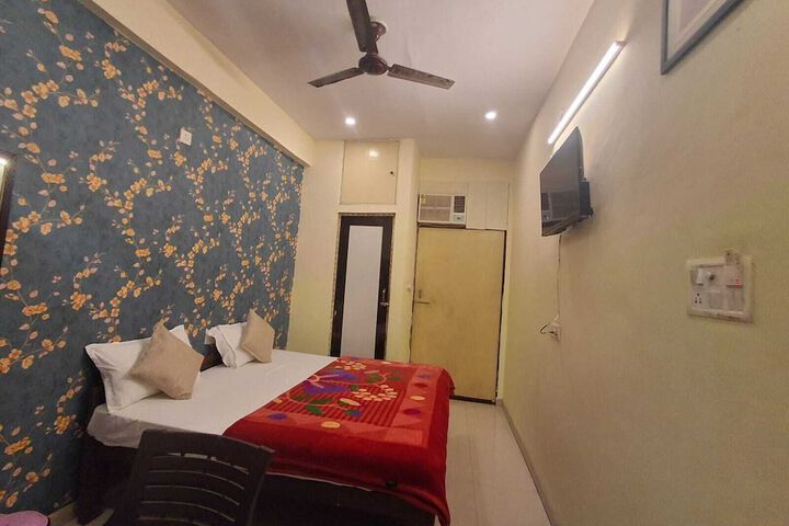 Room 18 of 35