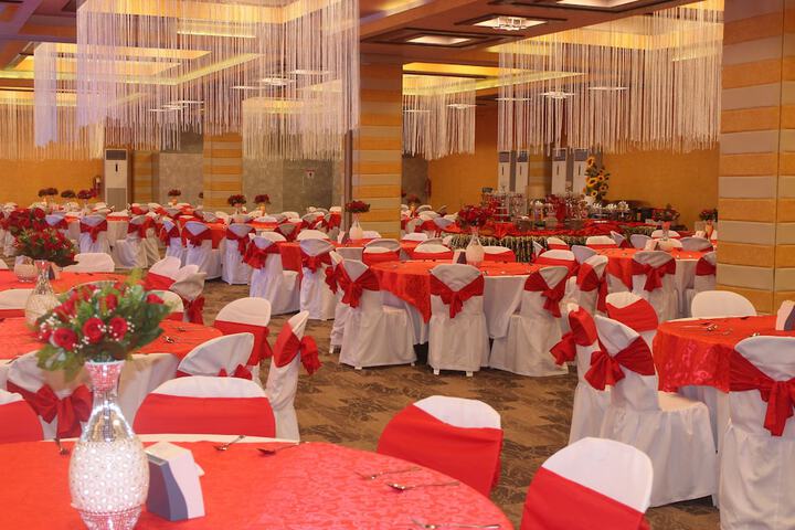 Ballroom/Hall 43 of 51