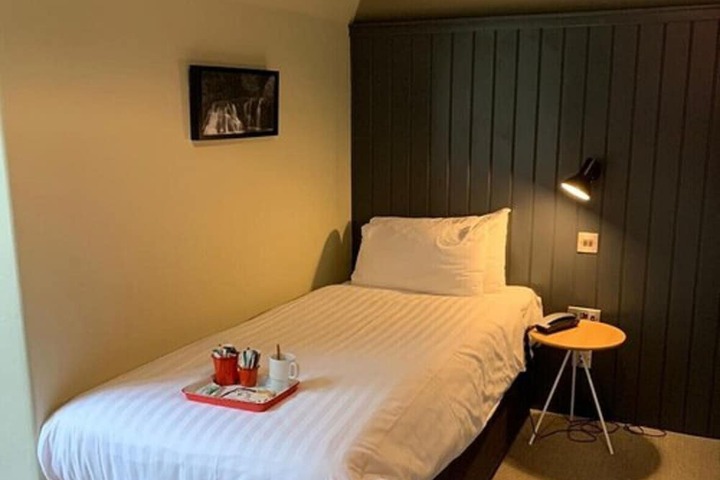 Room 16 of 75