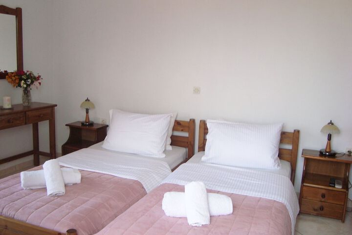 Room 4 of 110