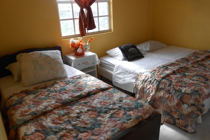 Room 8 of 80