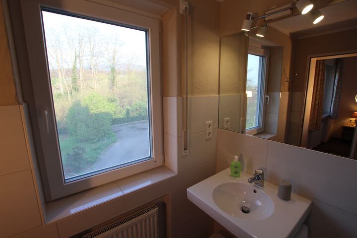 Room 13 of 21