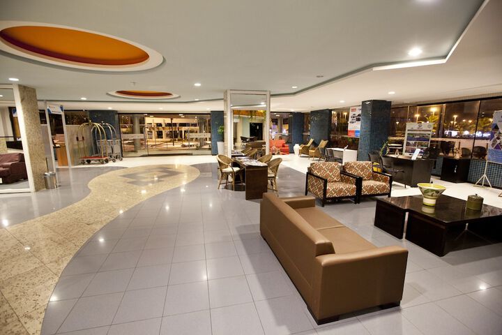 Entrance & Lobby