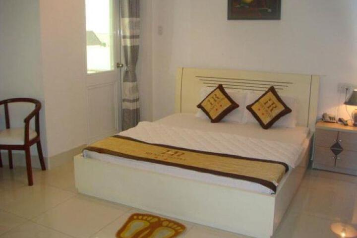 Henry Hotel