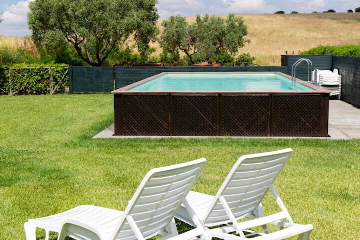 Pool 75 of 111
