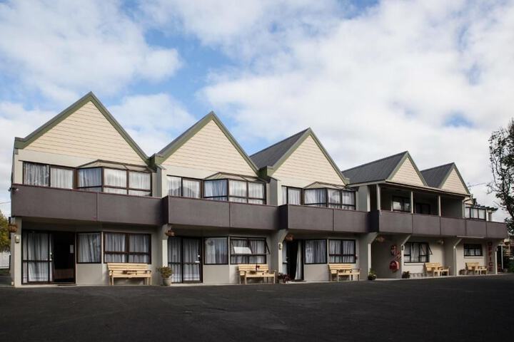 Pembrooke Motor Lodge
