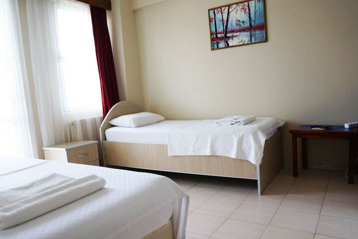 Room 3 of 139