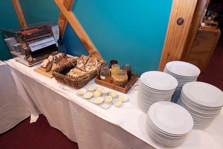 Breakfast/Coffee Service 96 of 143