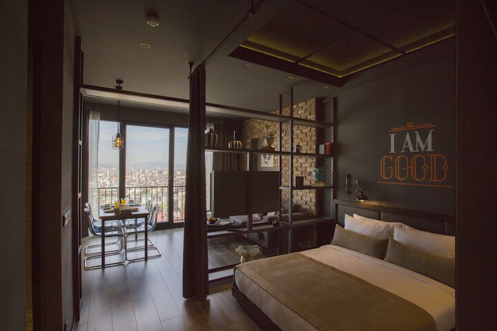 Room 83 of 130