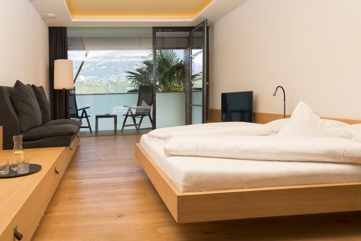 Room 15 of 100