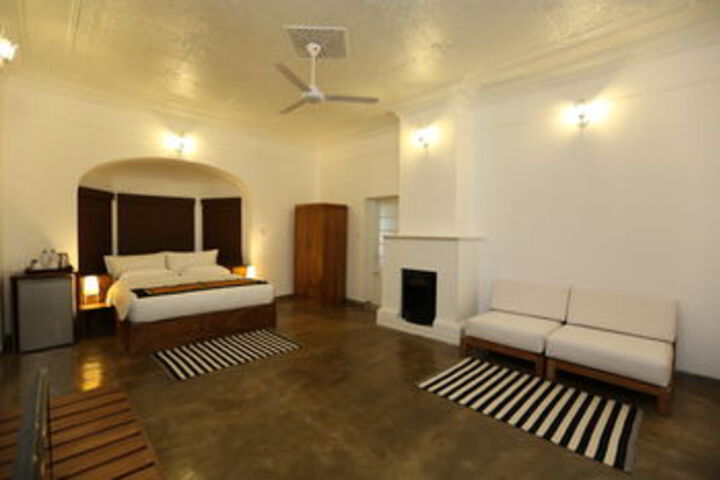 Room 16 of 31